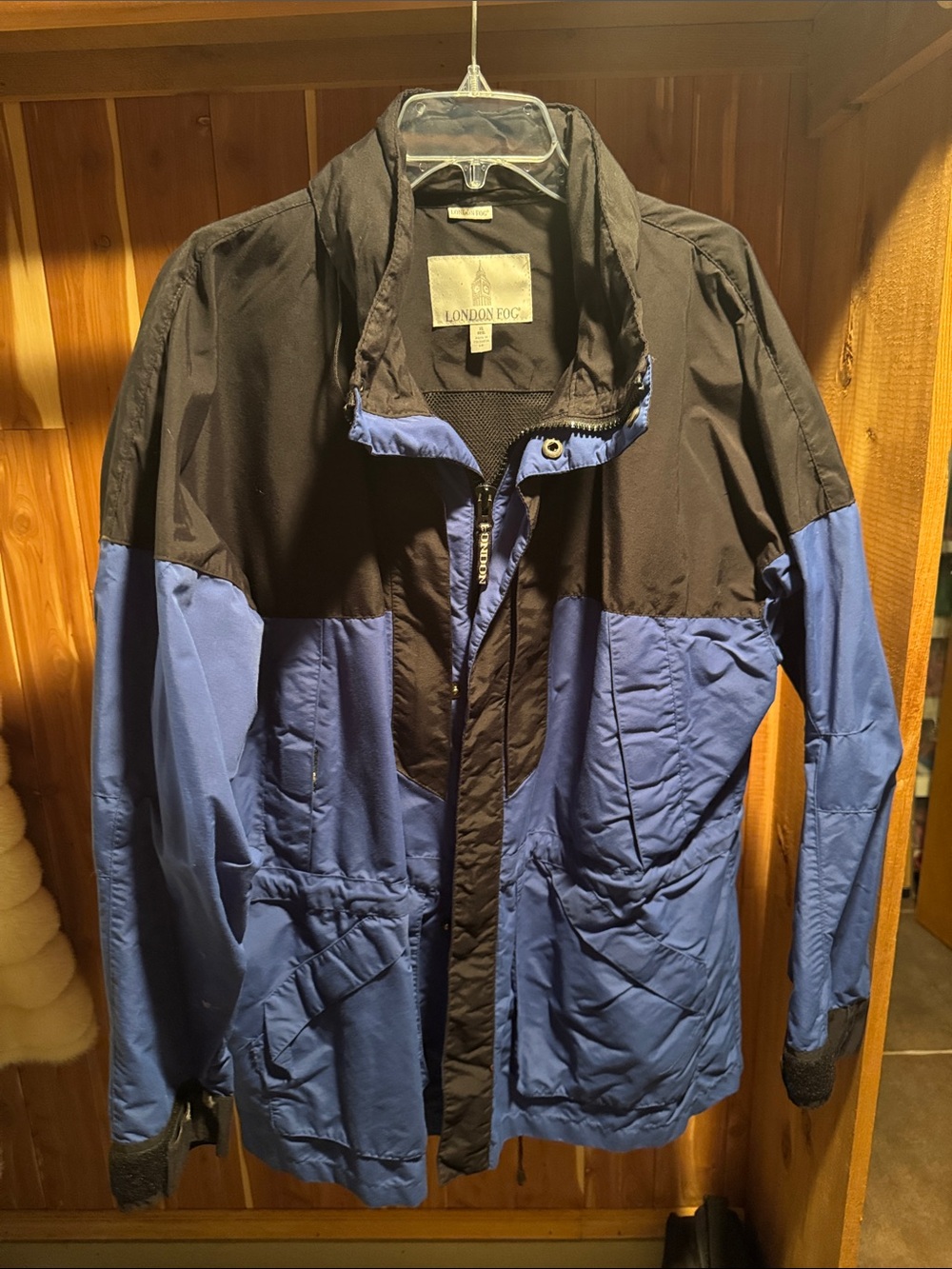 London Fog Men's vintage blue and black color-blocked outdoor raincoat Sz XL